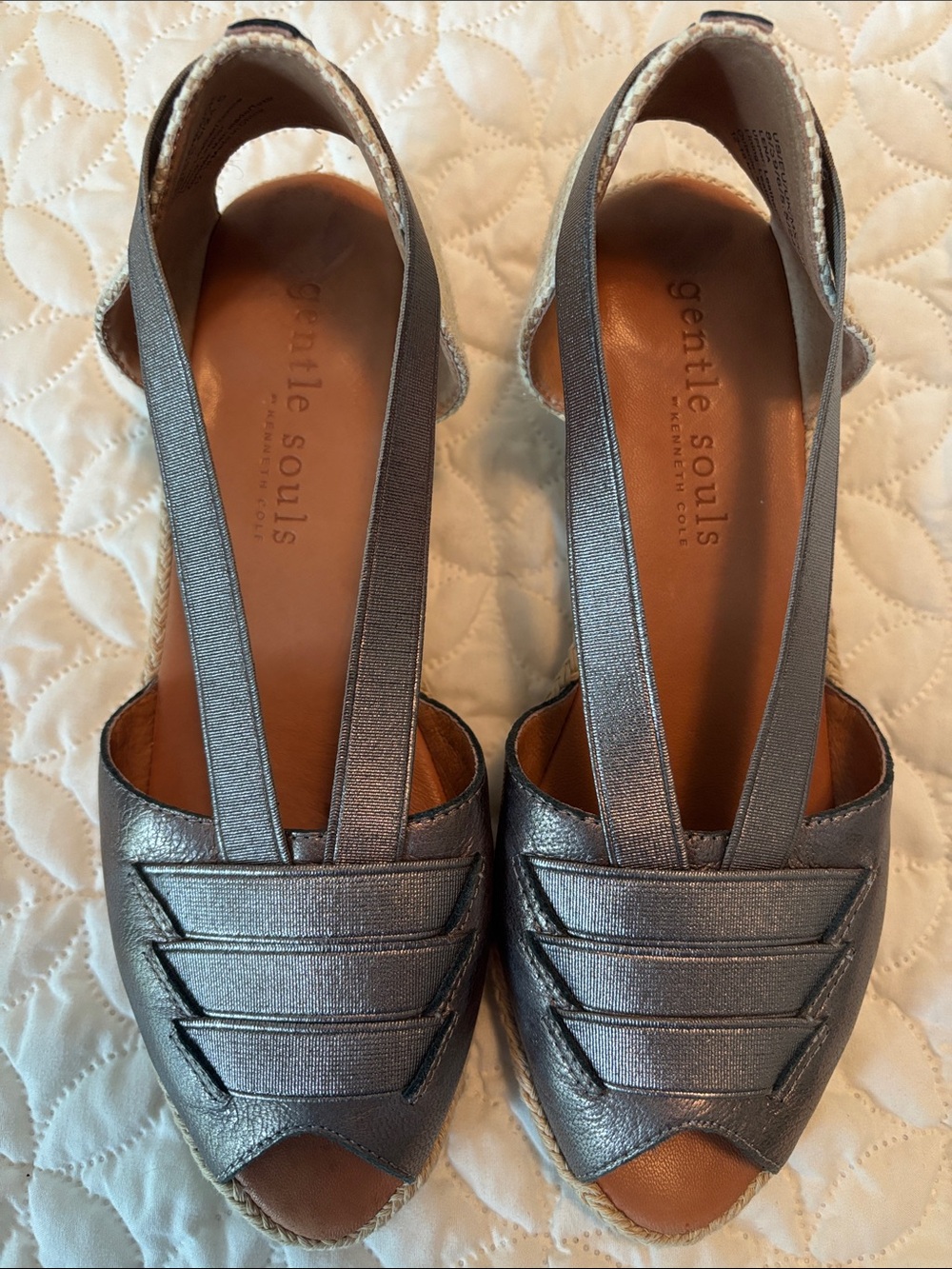 Gentle Souls by Kenneth Cole Metallic Pewter Open-Toe Slingback Espadrilles 8M - Picture 5 of 6